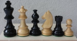 Schachfigur Travem�nde KH 88 mm im Holzkasten